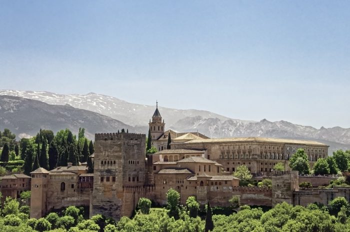 Alhambra de Granada y sierra nevada